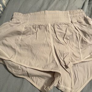 Lululemon white hotty hot shorts size 4!